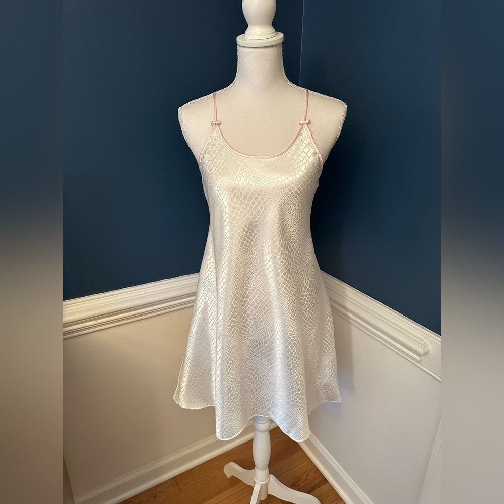 Y2K Vintage Oscar de la Renta Pink Label Satin Nightgown Slip Bridal